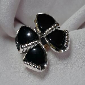 Vintage Charel Black/Silver Costume Jewelry Clip On Earrings B13